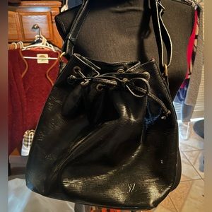 1994 LOUIS VUITTON Noe Epi Black Leather Drawstring Bucket Bag